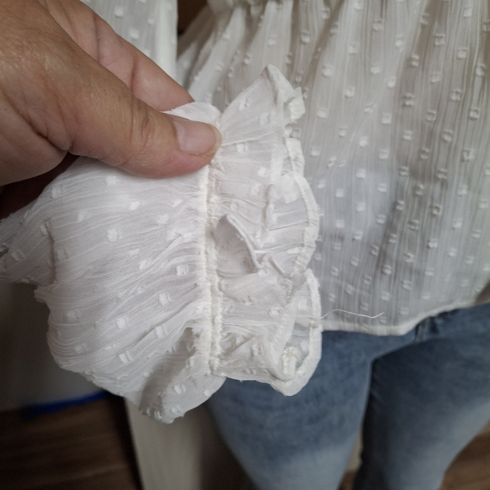 💋Abercrombie & Fitch Elegant White Ruffle Blouse💋 - Picture 8 of 8
